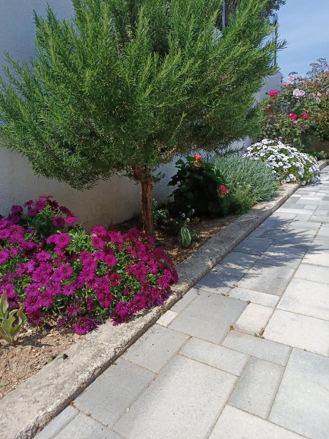 Apartamento Tonina - House With Terrace, Jacuzzi, Free Parking Split Exterior foto
