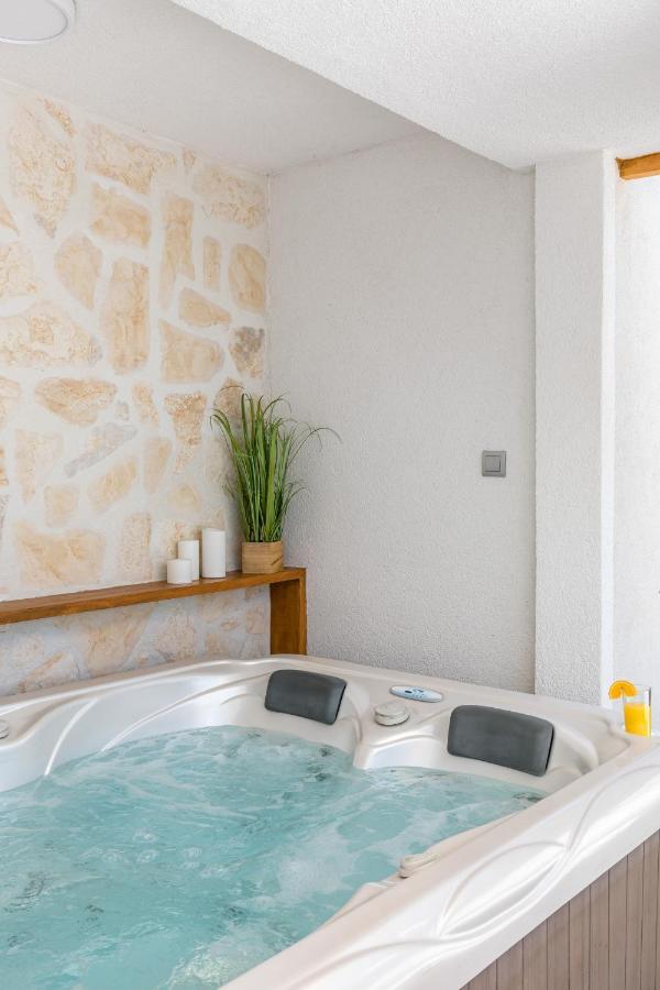 Apartamento Tonina - House With Terrace, Jacuzzi, Free Parking Split Exterior foto