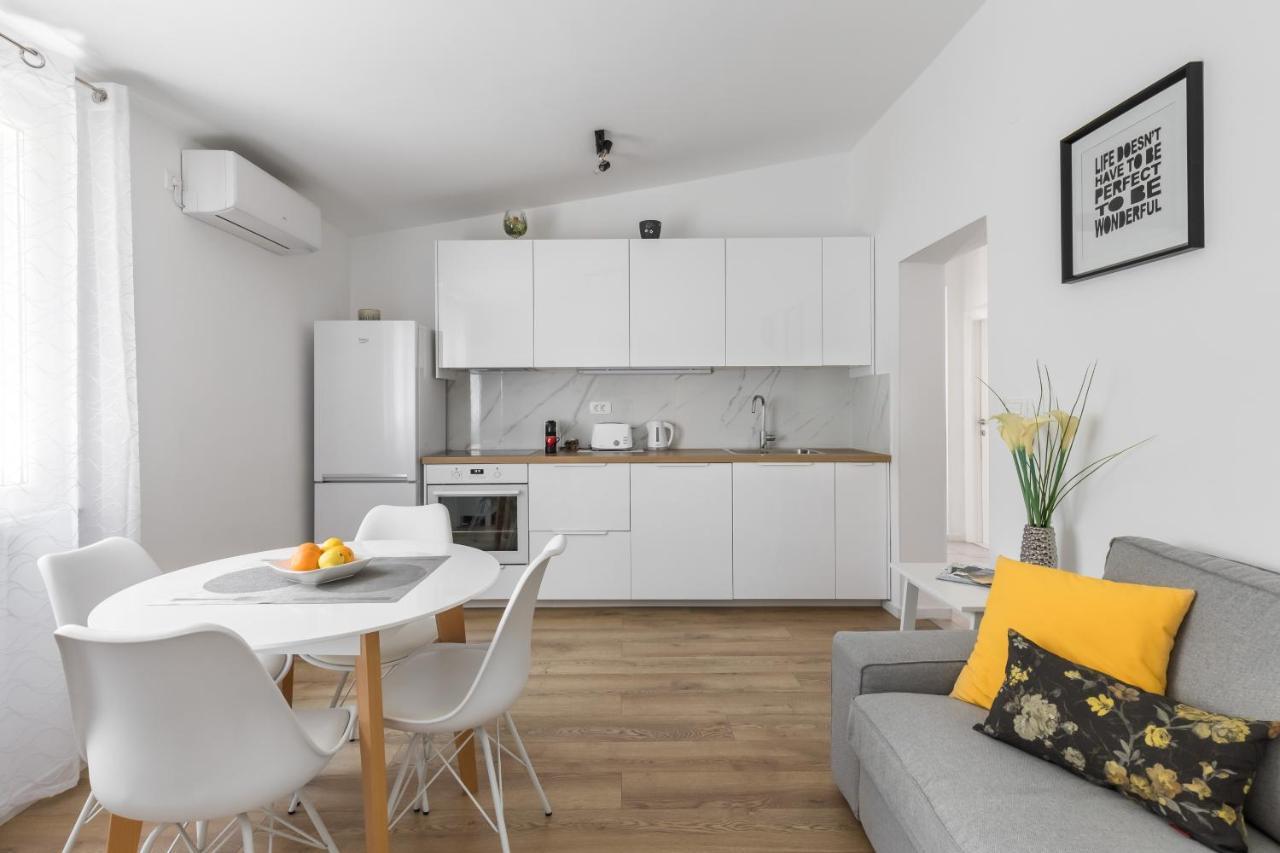Apartamento Tonina - House With Terrace, Jacuzzi, Free Parking Split Exterior foto