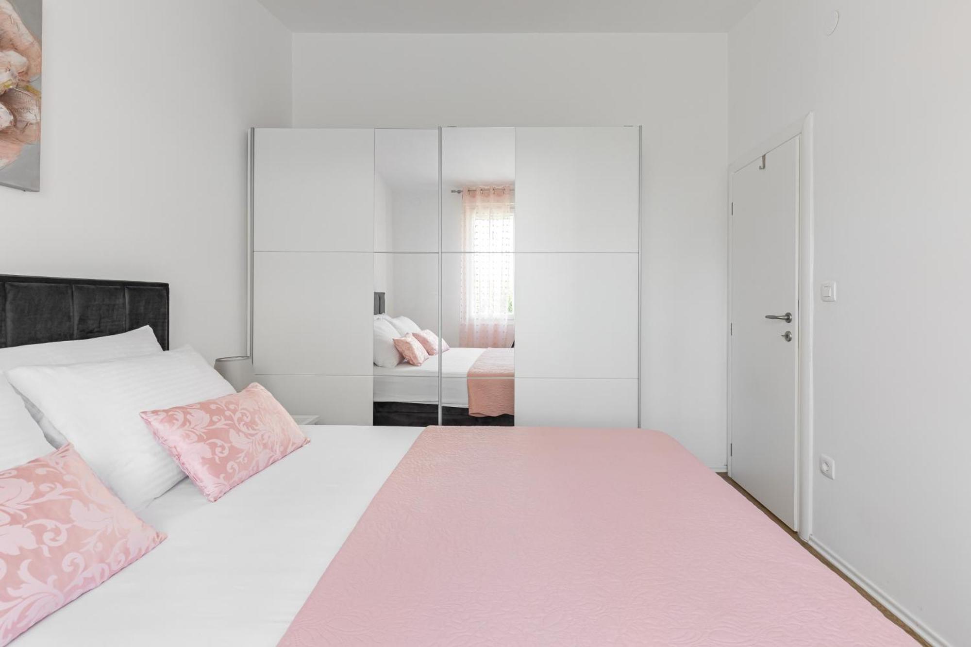 Apartamento Tonina - House With Terrace, Jacuzzi, Free Parking Split Exterior foto