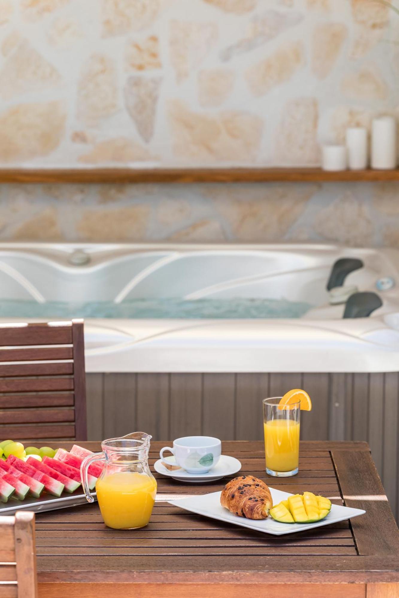 Apartamento Tonina - House With Terrace, Jacuzzi, Free Parking Split Exterior foto