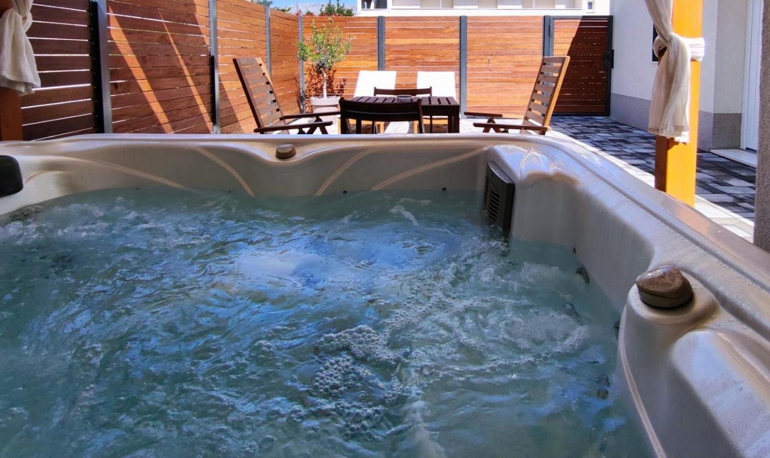 Apartamento Tonina - House With Terrace, Jacuzzi, Free Parking Split Exterior foto